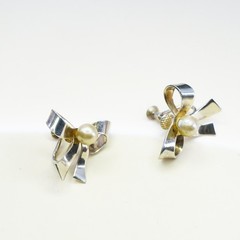 yellow gold plated Sterling silver ribbon bow tie earrings 925 screw back pearl