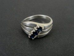Blue Three Stone Cubic Zirconia Sterling Silver 925 Band RING Size 5