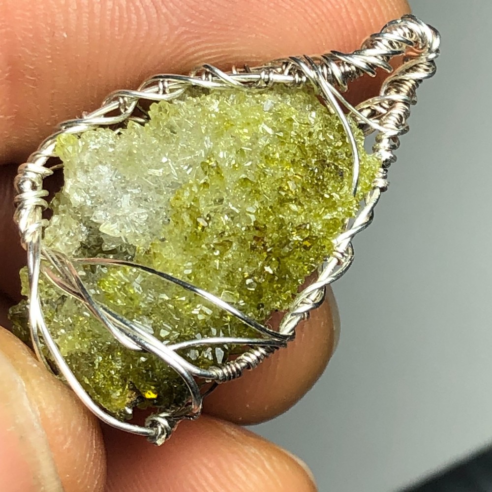Green Zincite Crystal Pendant (z2498)