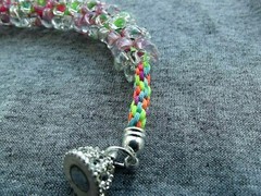 Bracelet KUMIHIMO SERPANTINE ~ 18,5cm (7,1″). Handmade.