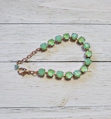 CB1 TheSparkledShell – Mint Macaron – Crystal 8mm Cup Chain Bracelet