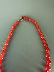 Lovely Vtg Graduated Carnelian Red Agate Bead 14″ Choker Necklace Hand Knotted.