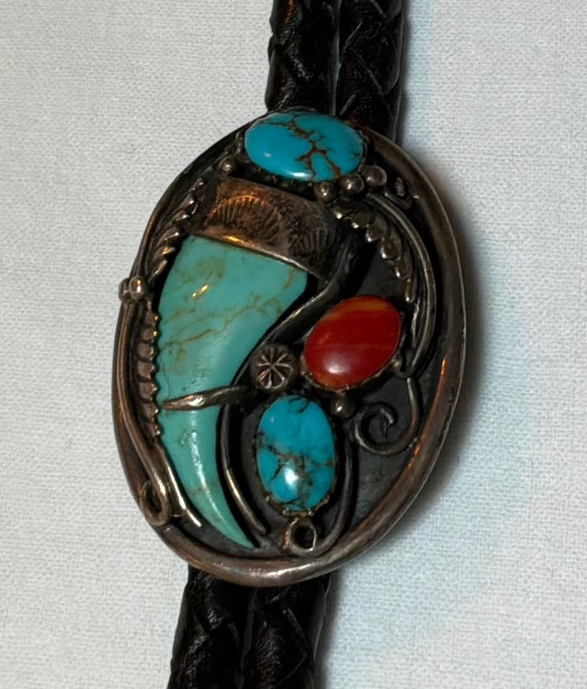 VINTAGE NAVAJO NATIVE AMERICAN BEAR CLAW TURQUOISE & CORAL STERLING SILVER BOLO