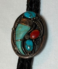 VINTAGE NAVAJO NATIVE AMERICAN BEAR CLAW TURQUOISE & CORAL STERLING SILVER BOLO