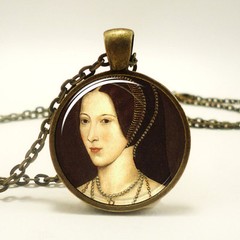 Anne Boleyn Tudor Necklace, Queen of England Portrait Pendant (0533B1IN)