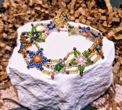 Colorful Handmade BEADED Glass Seed Bead STARS Delicate BEADWORK BRACELET
