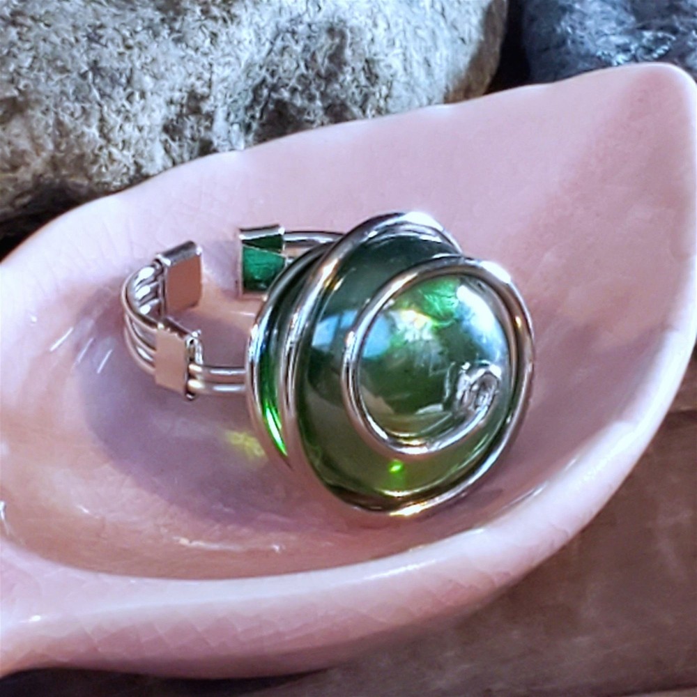 Handcrafted Edgy Green Luster Silver Spiral Luster Glass Bauble Ring