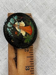 VINTAGE RUSSIAN H/PAINTED BLACK LACQUER BROOCH PIN “Red flower” fairytale…