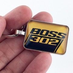 Vintage Ford Mustang BOSS 302 Gold Fender Decal 1″ x 1.25 in Diameter Keychain