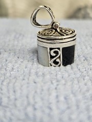 925 Sterling Silver Black Onyx Inlay Round Prayer/Trinket Pendant 8.9g