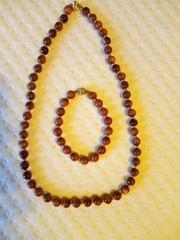 Goldstone and real gold necklace and bracelet set, 22″ and 8″, brown/beige