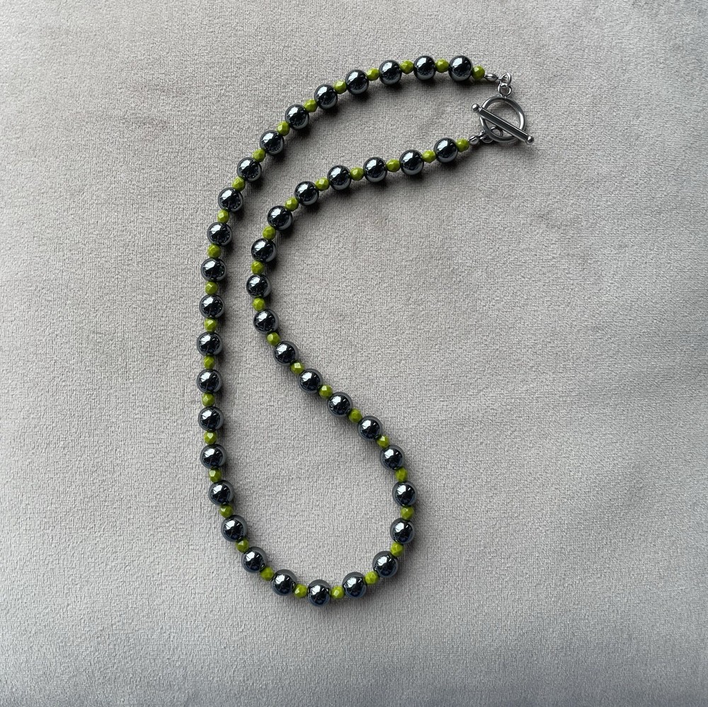 HEMATITE & OLIVE GREEN GLASS Beads Unisex Necklace 19.5” Stainless Toggle