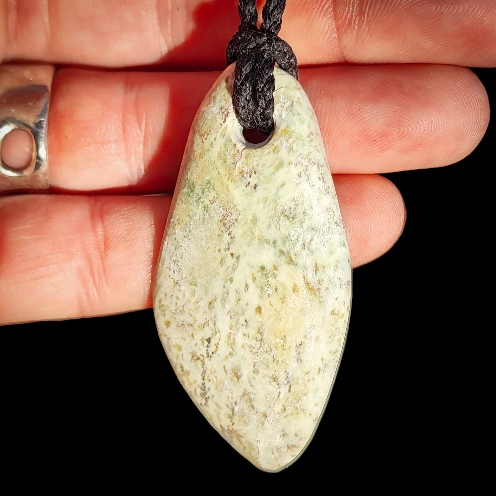 NZ Rare Mutton Fat Greenstone Pounamu Freeform Pendant Necklace (N1004)