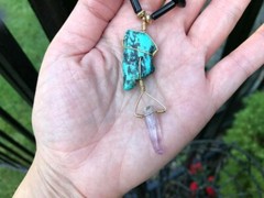 Howlite Bead Necklace with Amethyst Crystal Pendant – Boho Style, 1990s, Vintage