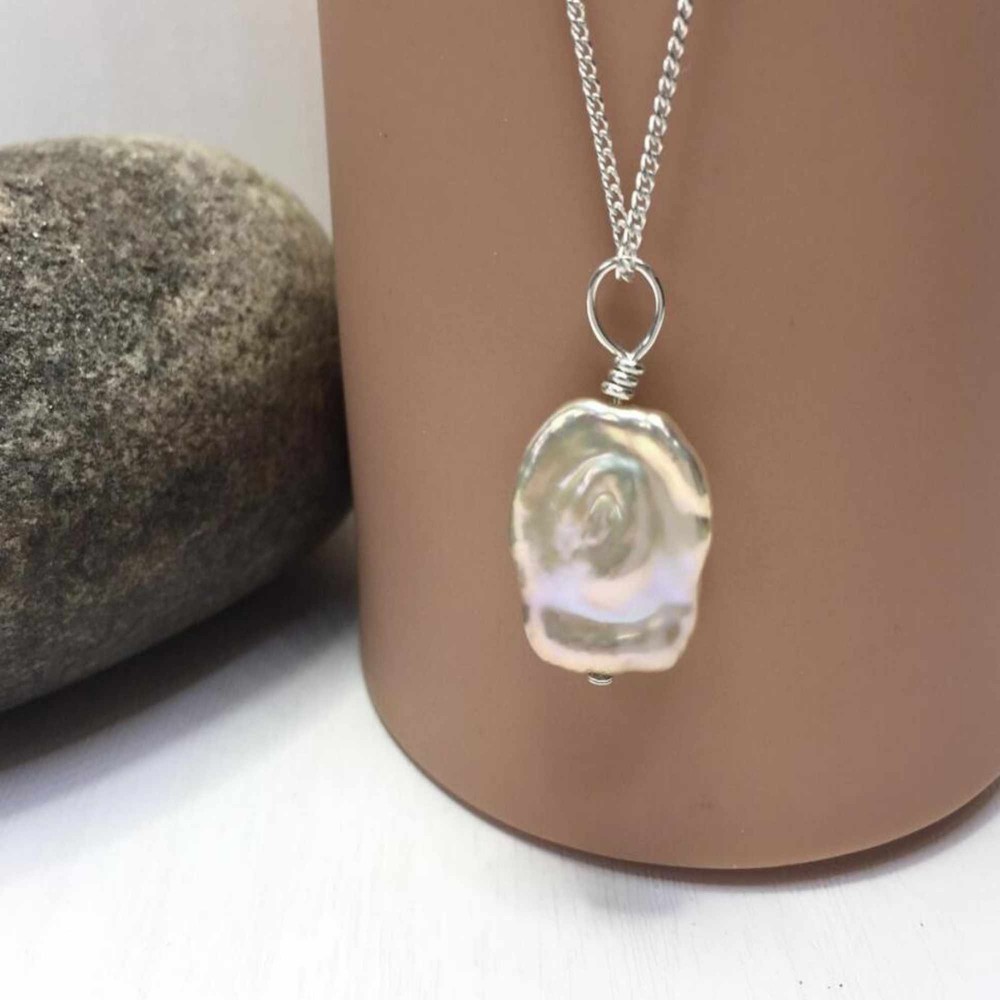 Handmade Baroque freshwater pearl petal Pearl pendant Quartz Choker Silver