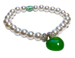 Fashionable and Elegant Chic White Pearl Heart Charm Beaded Bracelet