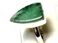 LUSCIOUS GREEN AVENTURINE QUARZ IN STERLING SILVER.925 RING SIZE 6.75-7.0