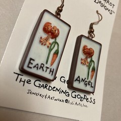 NWT Garden Earth Angel Pierced Earrings ’14 Carrot Designs’ Hand Painted Flower