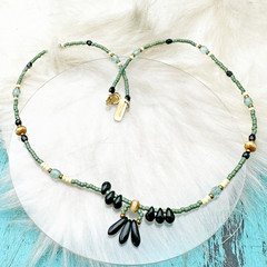 Holly Yashi Green Blue Beaded Black Dagger Crystal Necklace 16″ Delicate Choker