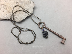 Antique Skeleton Key & Black Stone Skull Head Pendant Necklace 24″ Ball Chain