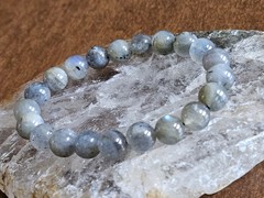 9mm HQ Labradorite Crystal Beaded Bracelet 6.5″ Golden, Blue & Sunset Flash