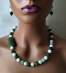 Asian Zen Green Agate White Jade Carved Aventurine Beaded Gold Necklace Set