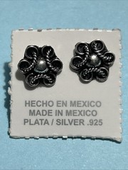 Made In Mexico Unsigned Taxco sterling silver flower Stud earrings (FL3)9mm