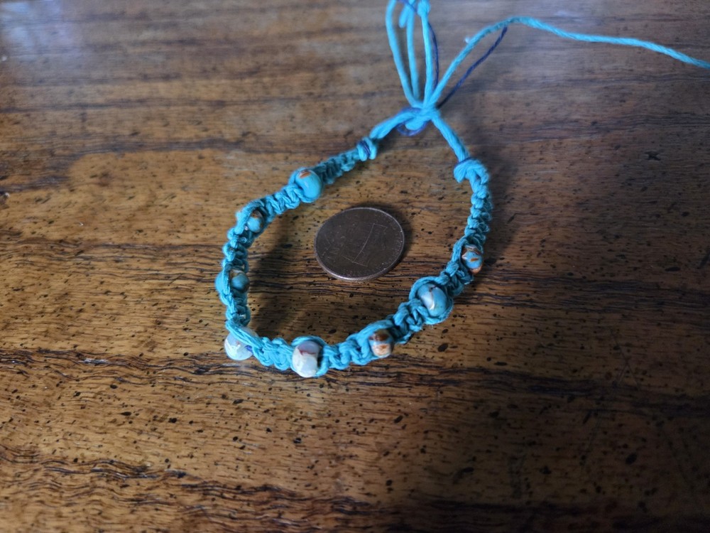 BoHo hemp bracelet w green beads. sml/med women’s 6-inch adjustable M3033
