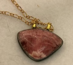 Rhodocrosite Doublet Pendant 22″ Gold Plate Chain SB-127