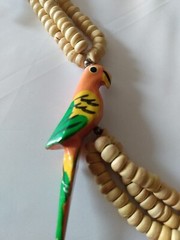 Vtg Hand Painted Wooden Parrot Necklace 7 Parrots, 28 in. Long.