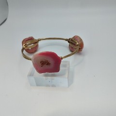 Pink Druzy Bracelet Large Quartz Pink Gemstones Goldtone Wire Bangle 8″ Gran