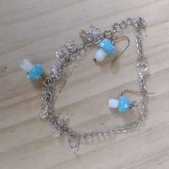 Silver Tone Metal Blue & White Beaded Jewelry Set Bracelet & Earrings Women