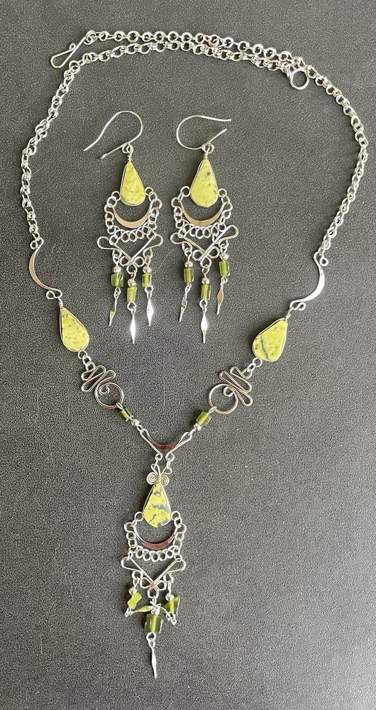 Peruvian Green Serpentine Semi-Precious Stone Necklace Long Earring Set Boho