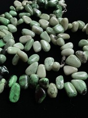 Vintage Green Stone Chip Necklace Serpentine Nugget Beads Graduated