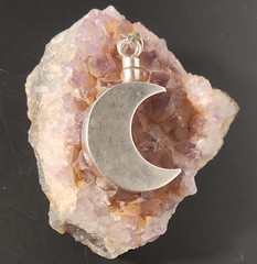 Vintage Taxco .925 Crescent Moon Urn Substance Pendant Engraved Amethyst TH-98