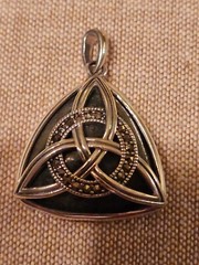 Irish Trinity Knot Connemara Marble Sterling Silver Pendant w 18″ Chain 12.5 gms