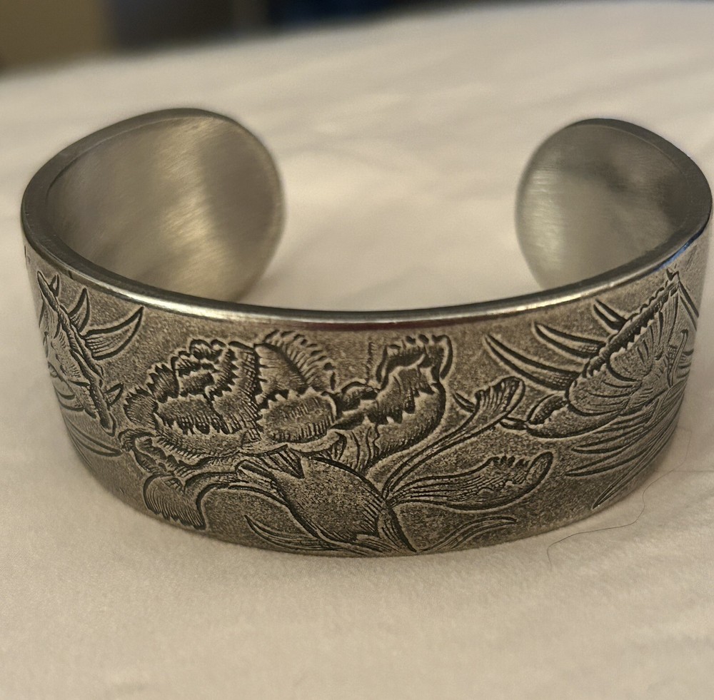 Salisbury Pewter Cuff Bracelet Wide Cuff January Flower of the Month 1 Inch NWOT