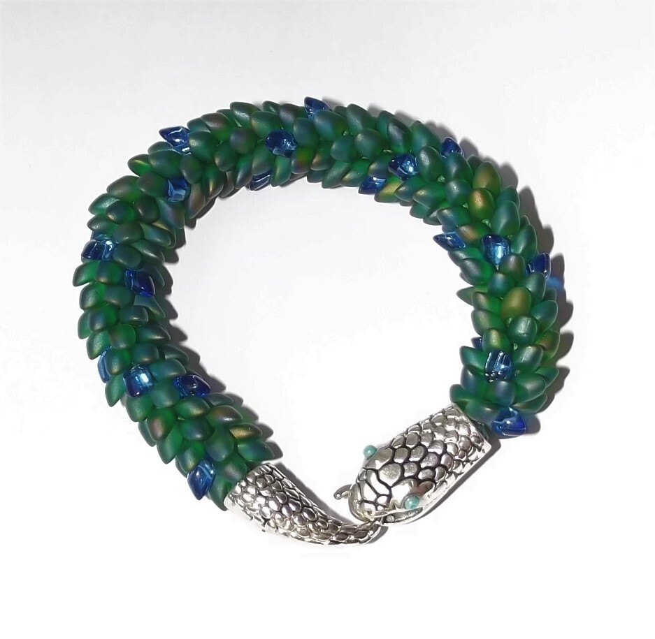 Bracelet KUMIHIMO «GREEN DRAGON» ~ 19cm (7,5″). Handmade.