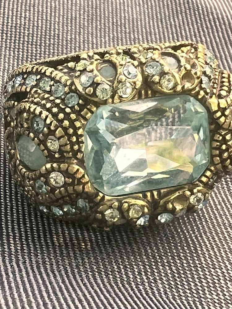 Cocktail Ring Heidi Daus sz 9 big sparkly ring Crystal Domed Heavy Statement