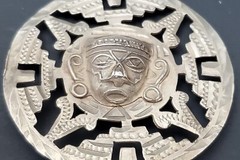 20 inch Milor 925 silver chain with a Mexican 925 Silver mandilion 1 3/4 inch