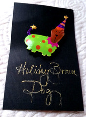 HANDCRAFTED METAL HOLIDAY BROWN DOG PIN FESTIVE GLITTER MULTICOLOR STREET FAIR