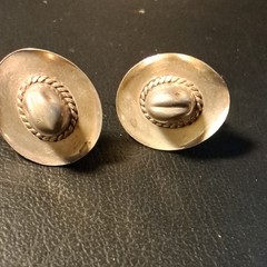 Vintage Sterling Silver Southwestern Cowboy Hat earrings Screw Back 1/2″ x 3/4″