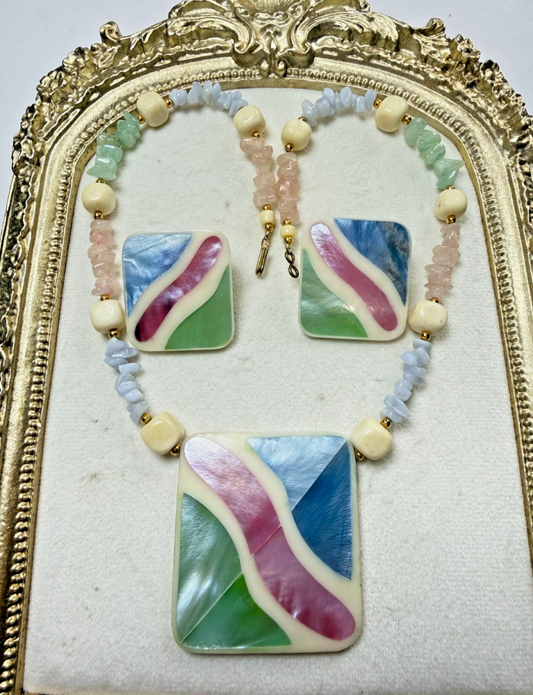 Retro 1980’s MOP Inlay Bold Necklace & Earring Set Colorful Pastel Chunky Lucite