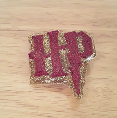 Handmade HP Lightning Scar Resin Glitter 1.5″ Brooch Pin – Harry Potter Inspired