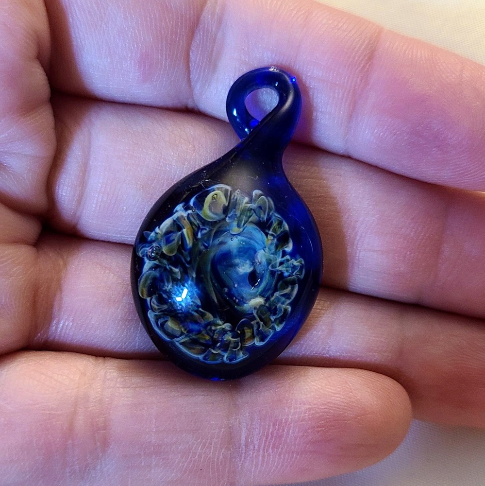 Blue Art Glass Pendant With Yellow And White Design