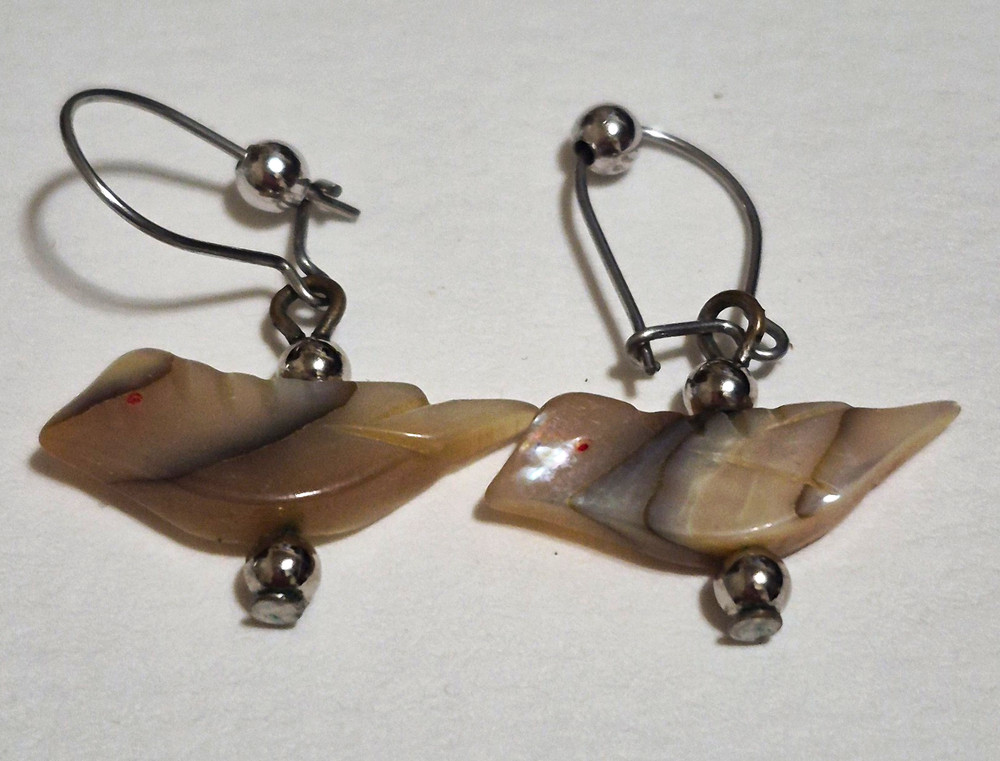 Vintage Hand Carved Bird Dangle Earrings Natural Carved Material