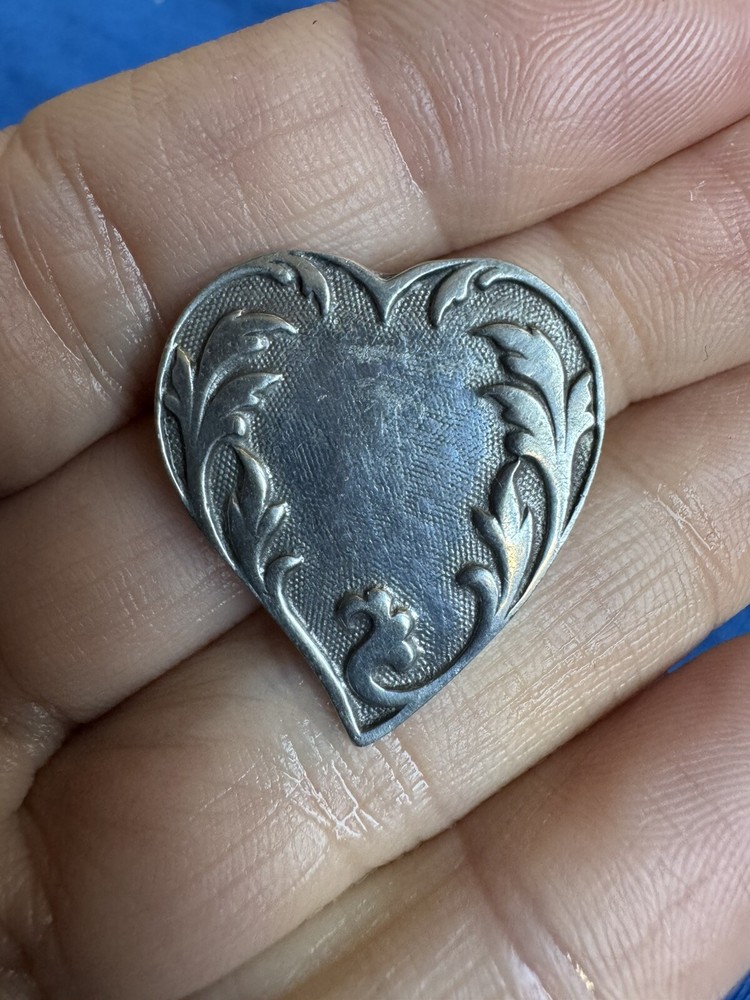 Vintage cast pewter filagree heart pin/pendant