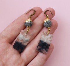Stylish Medium-Sized Clear Acrylic Earrings: Black and White Ink Resin Design