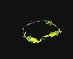 Uranium Czech glass bead and Emerald color antiquelampwork non glow bracelet 7.5