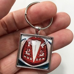 Antique 1950’s Hudson Hood Ornament Emblem Badge Hornet Logo Keychain